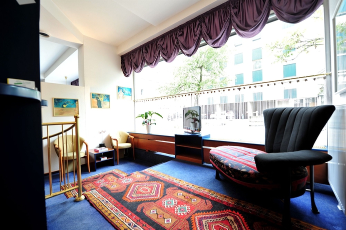 Imagen de los interiores del Pensión The Weekend Hotel. Foto 14