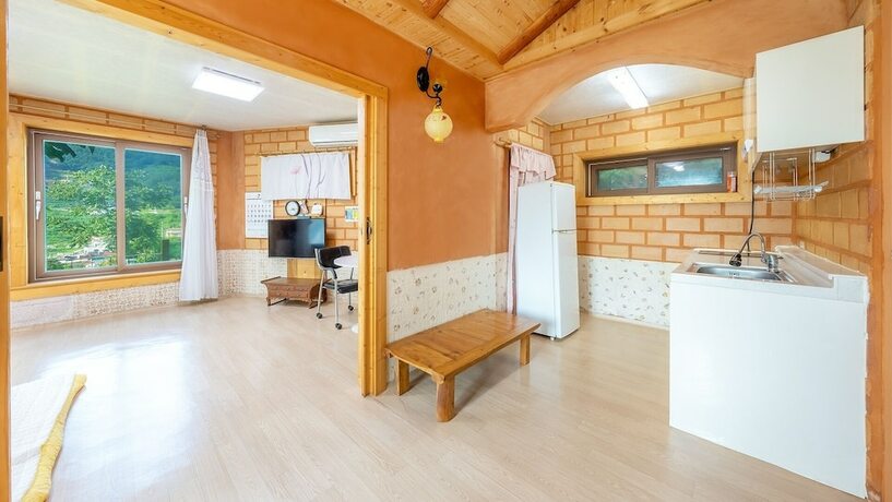 Imagen general del Pensión Tongyoung Blue House Spa. Foto 1