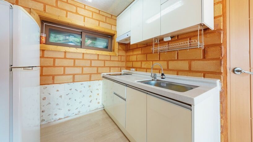 Imagen general del Pensión Tongyoung Blue House Spa. Foto 4