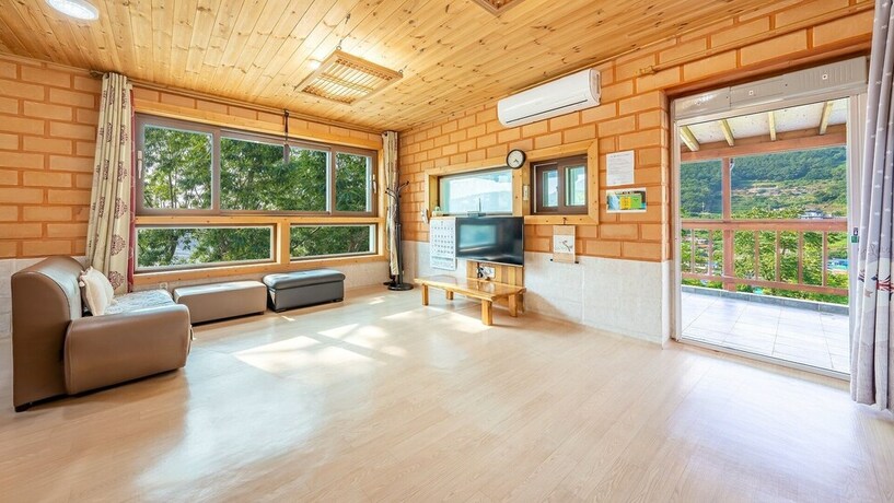 Imagen de la habitación del Pensión Tongyoung Blue House Spa. Foto 16