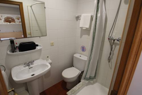 Imagen de la habitación del Pensión Txarriduna, Mendaro. Foto 2