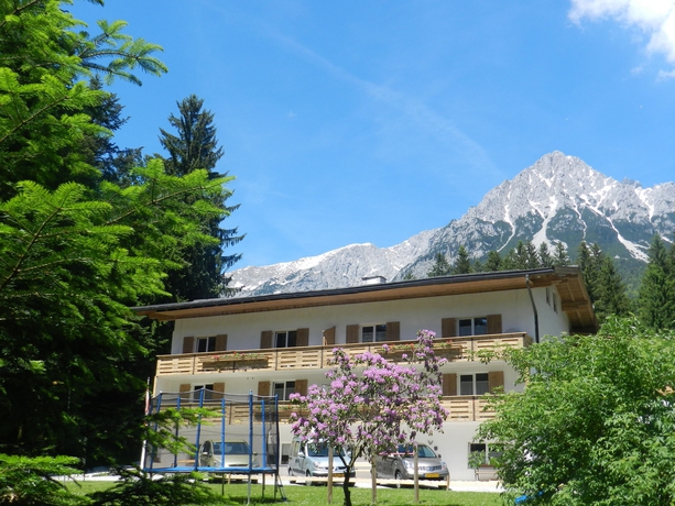 Imagen de los exteriores del Pensión Und Appartements Hartkaiser. Foto 14