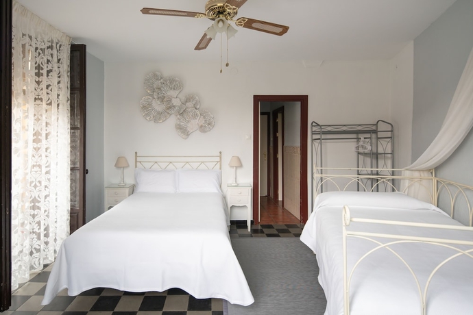 Imagen de la habitación del Pensión Venecia Gomerez. Foto 16