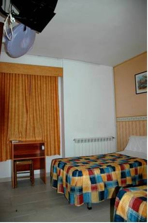 Imagen de la habitación del Pensión Venecia, Salou. Foto 12