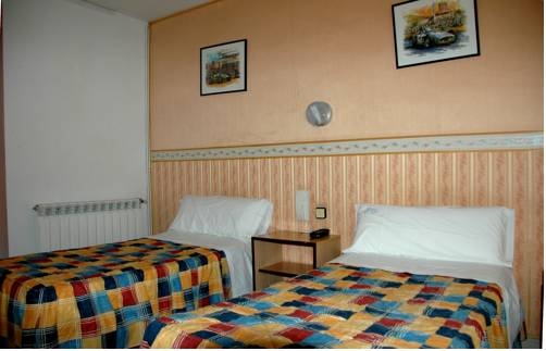 Imagen de la habitación del Pensión Venecia, Salou. Foto 15