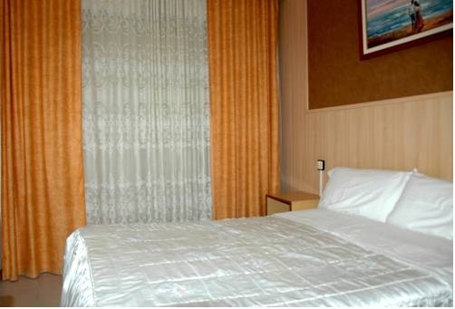 Imagen de la habitación del Pensión Venecia, Salou. Foto 16