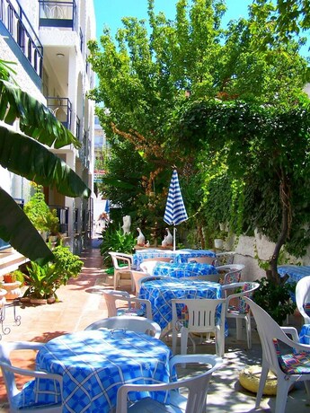 Imagen del bar/restaurante del Pensión Villa Fortin. Foto 18
