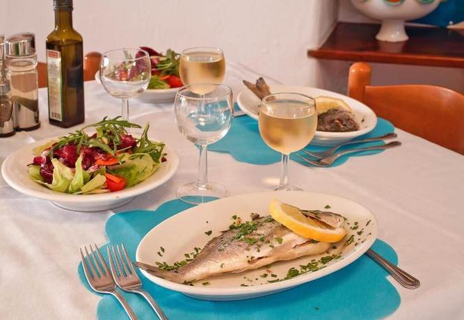 Imagen del bar/restaurante del Pensión Villa Mena. Foto 5