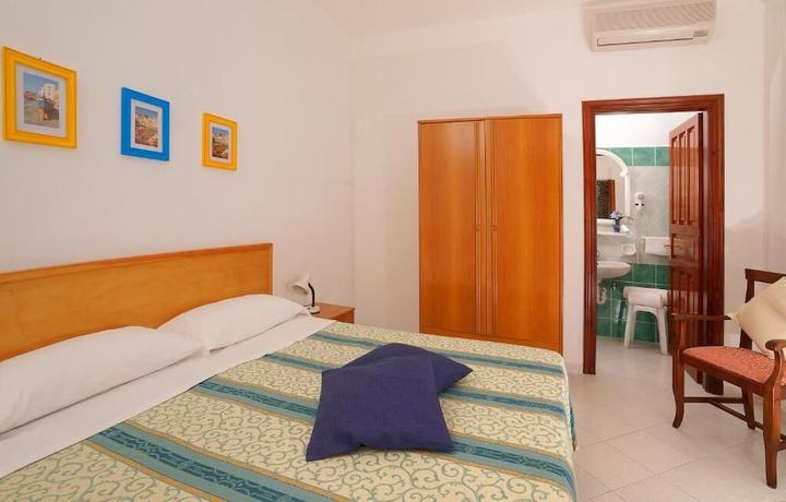 Imagen de la habitación del Pensión Villa Mena. Foto 12