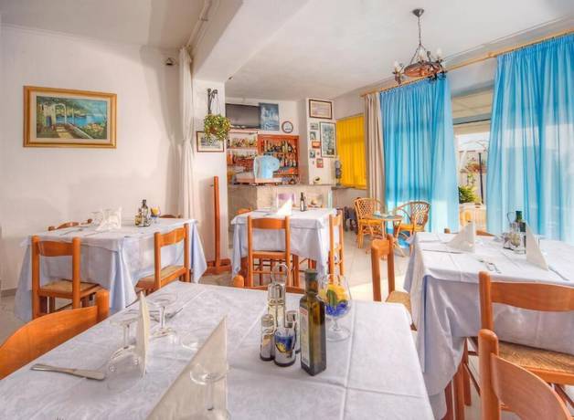 Imagen del bar/restaurante del Pensión Villa Mena. Foto 8