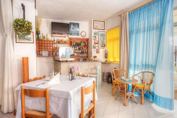 Imagen del bar/restaurante del Pensión Villa Mena. Foto 11