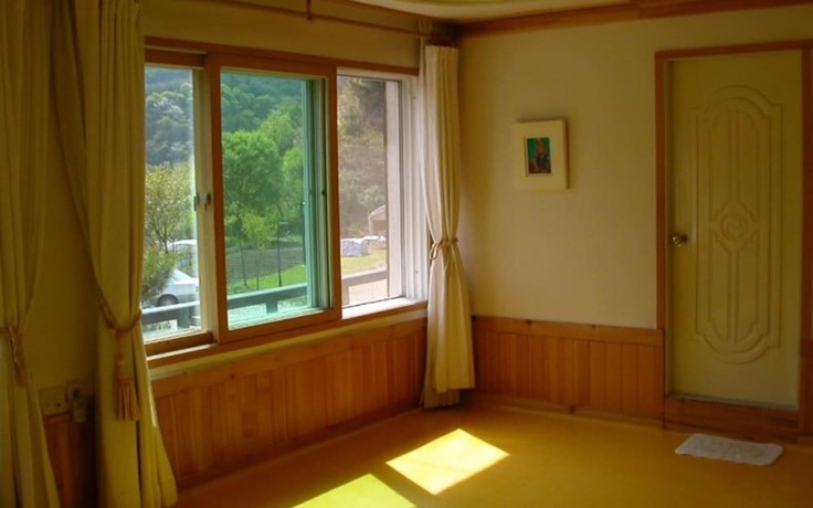 Imagen general del Pensión Wonju Chiaksan Juryeongol Pension. Foto 7