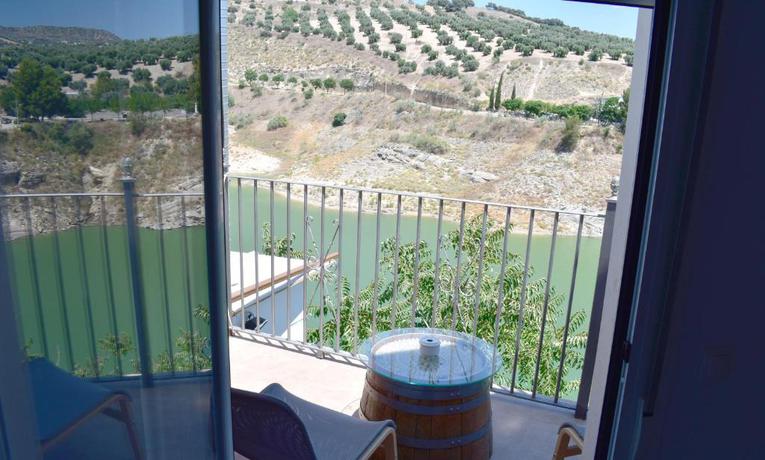 Imagen de los exteriores del Pousada Iznájar Suites. Foto 5