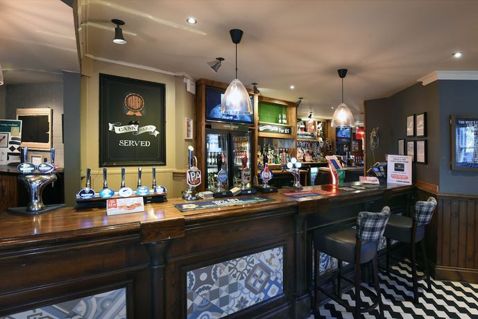 Imagen del bar/restaurante del Pousada Oaklands By Greene King Inns. Foto 3