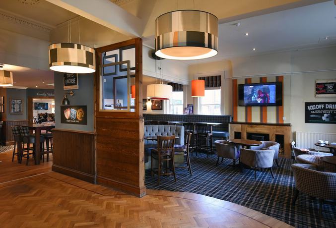 Imagen del bar/restaurante del Pousada Oaklands By Greene King Inns. Foto 8