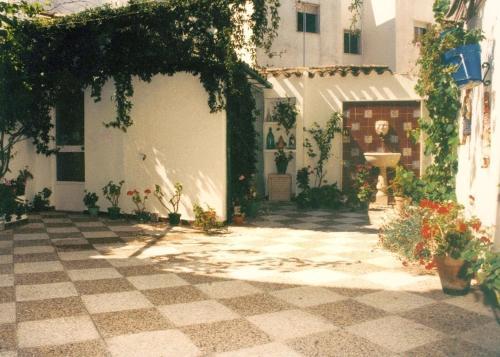 Imagen de los exteriores del Pousada Real, Priego de C&oacute;rdoba. Foto 10
