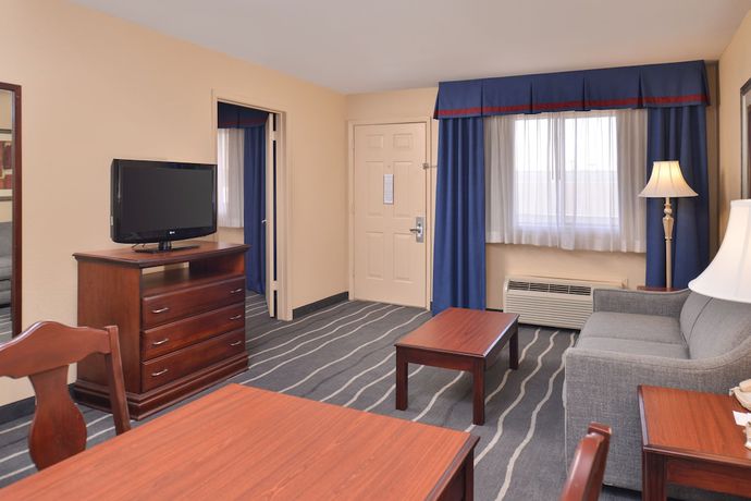Imagen de la habitación del Pousada Red Roof Inn & Suites Irving. Foto 6