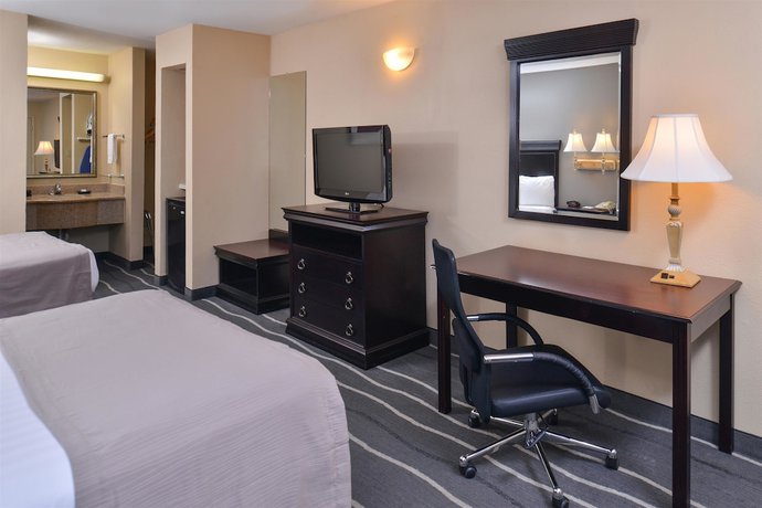 Imagen de la habitación del Pousada Red Roof Inn & Suites Irving. Foto 8