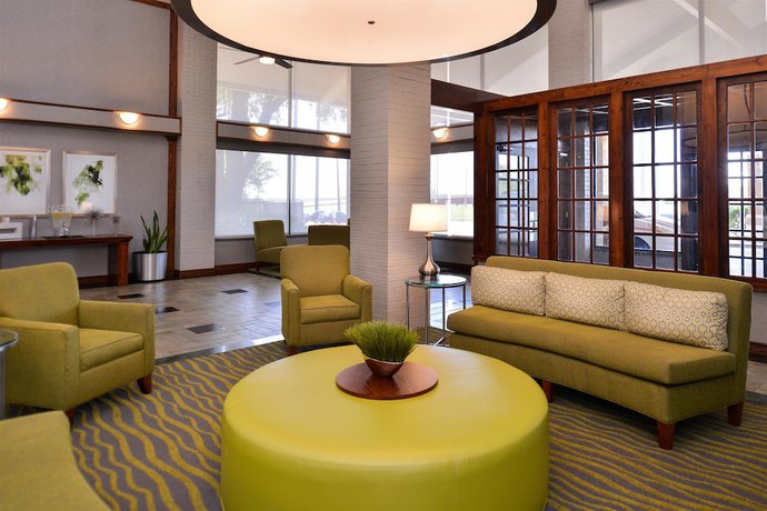Imagen de los interiores del Pousada Red Roof Inn & Suites Irving. Foto 15