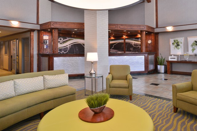 Imagen de los interiores del Pousada Red Roof Inn & Suites Irving. Foto 16