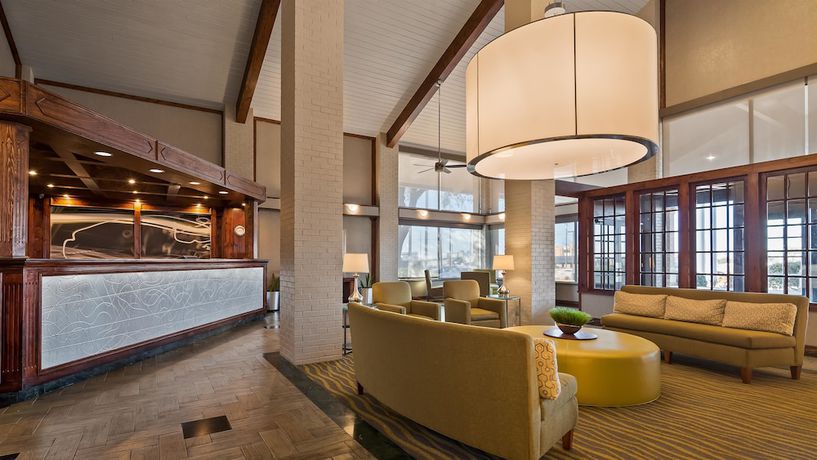 Imagen de los interiores del Pousada Red Roof Inn & Suites Irving. Foto 19