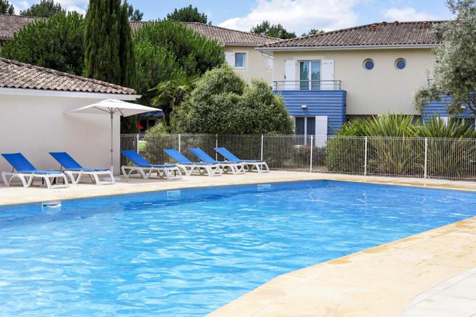 Imagen de la piscina del Residencia Appart'City Classic Bordeaux Aéroport St Jean D'Illac. Foto 13
