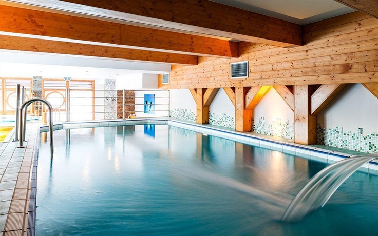 Imagen de la piscina del Residencia Belambra Clubs Arc 1800 - Hôtel Du Golf. Foto 13