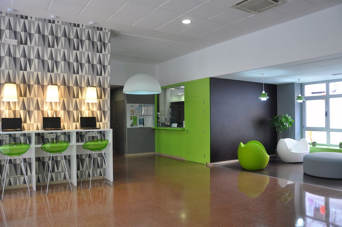 Imagen de los interiores del Residencia Blas De Otero. Foto 5