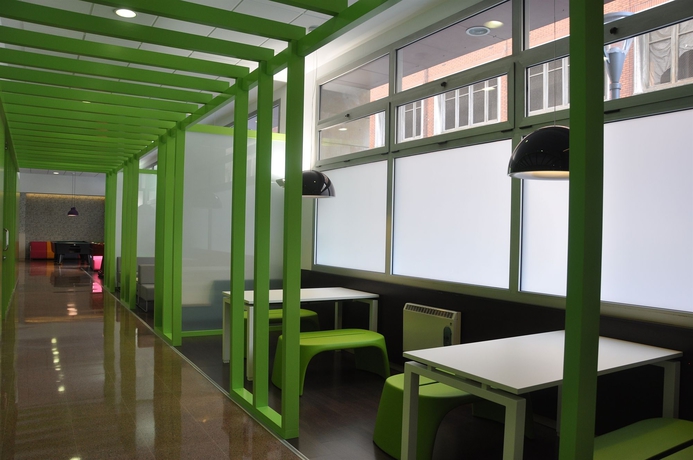 Imagen de los interiores del Residencia Blas De Otero. Foto 8