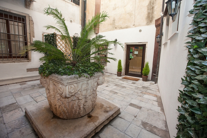 Imagen de los interiores del Residencia Ca' Foscolo Residence. Foto 13