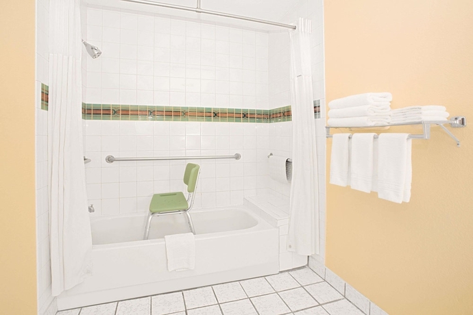 Imagen de la habitación del Residencia Days Inn and Suites By Wyndham Red Rock-gallup. Foto 17