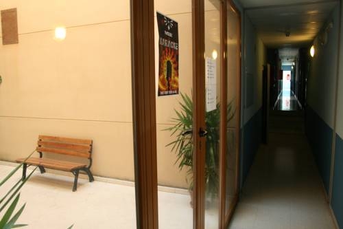 Imagen general del Residencia De Estudiantes Fernando Villalon. Foto 7