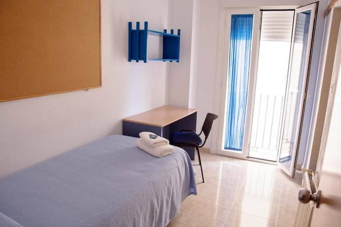 Imagen de la habitación del Residencia Estudiantes Cádiz Centro. Foto 15