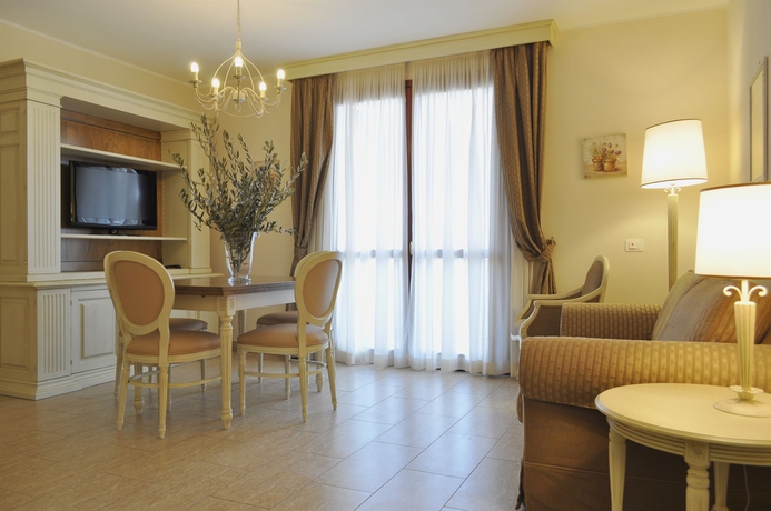 Imagen de los interiores del Residencia Foresteria Corte Canai. Foto 12