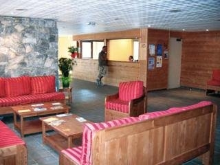 Imagen de los interiores del Residencia Hameau & Chalets de la Vall&eacute;e d'Or. Foto 4