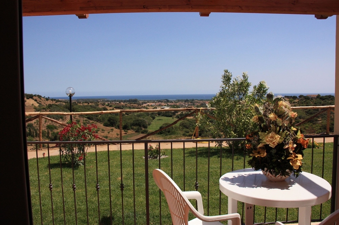 Imagen de los exteriores del Residencia Hotel Pedra Ruja. Foto 10