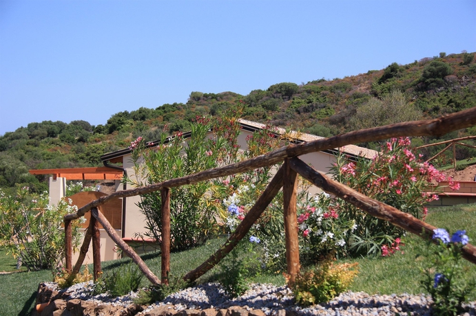 Imagen de los exteriores del Residencia Hotel Pedra Ruja. Foto 11