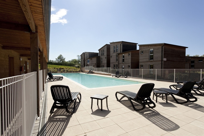 Imagen de la piscina del Residencia Les Hameaux de Montreal. Foto 15