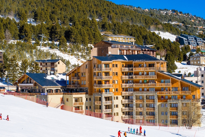 Imagen de los exteriores del Residencia L'oree Des Cimes. Foto 10