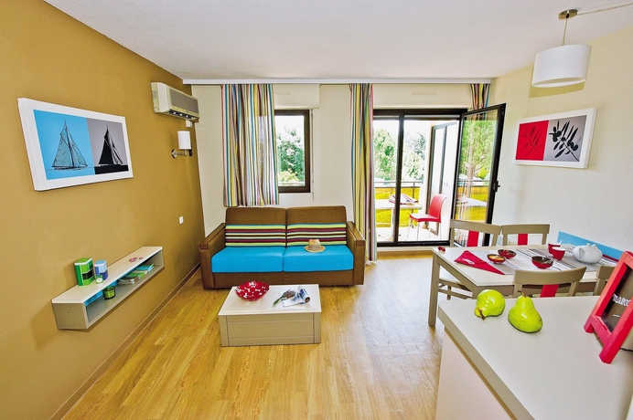 Imagen de los interiores del Residencia Pierre and Vacances R&eacute;sidence Les Jardins Ombrag&eacute;s. Foto 13