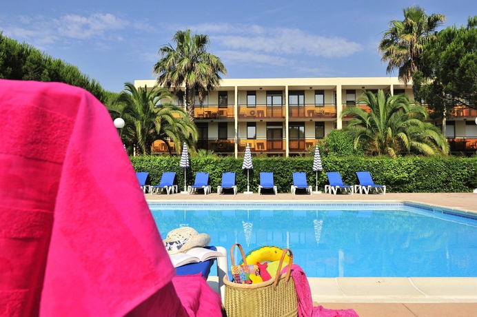 Imagen de la piscina del Residencia Pierre and Vacances R&eacute;sidence Les Jardins Ombrag&eacute;s. Foto 16