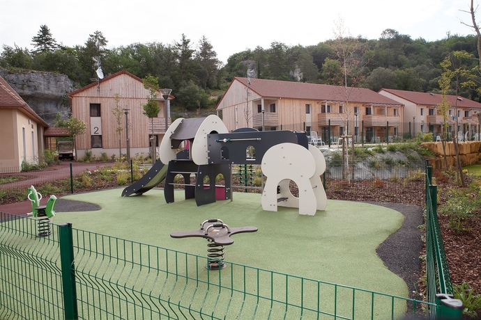 Imagen de los exteriores del Residencia R&eacute;sidence Le Clos Du Rocher - Vacanc&eacute;ole. Foto 7