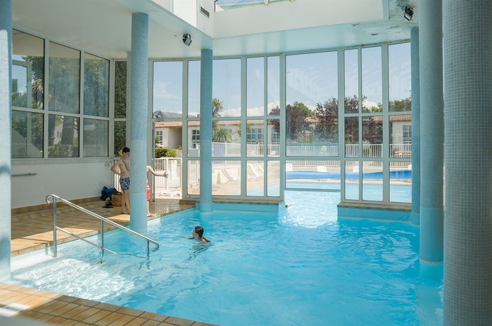 Imagen de la piscina del Residencia Résidence Le Palais Des Gouverneurs Pierre and Vacances. Foto 6