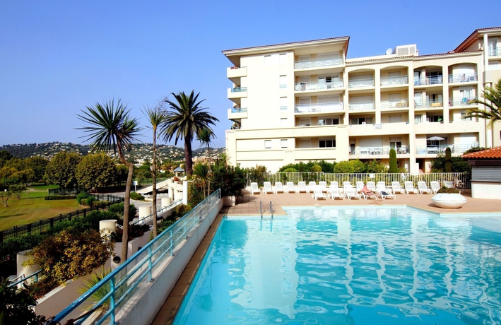 Imagen de la piscina del Residencia R&eacute;sidence Odalys Les Pins Bleus. Foto 5