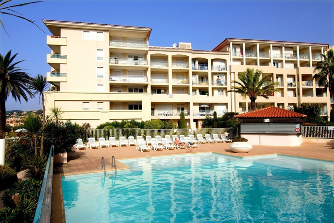 Imagen de la piscina del Residencia R&eacute;sidence Odalys Les Pins Bleus. Foto 7