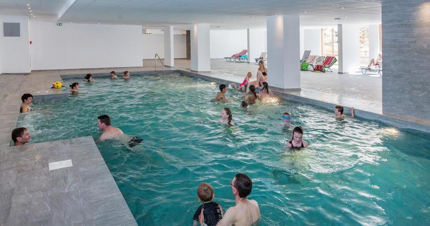 Imagen de la piscina del Residencia Résidence Prestige Odalys Front De Neige. Foto 8