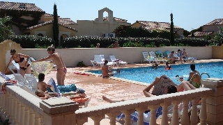 Imagen de la piscina del Residencia Residence L'oustal Des Mers. Foto 10