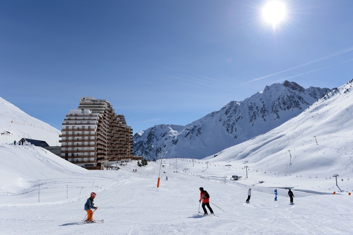 Imagen de los exteriores del Residencia Residence Pierre et Vacances Le Montana. Foto 13