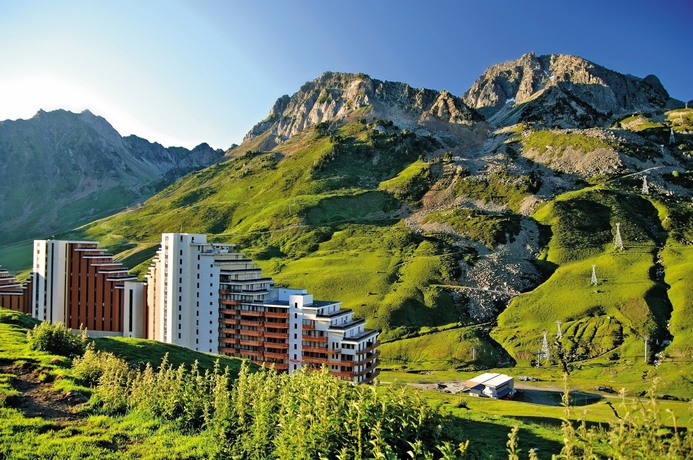 Imagen de los exteriores del Residencia Residence Pierre et Vacances Le Montana. Foto 14