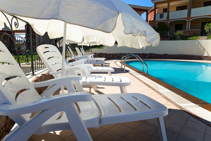 Imagen de la piscina del Residencia Residenza Le Farfalle. Foto 16